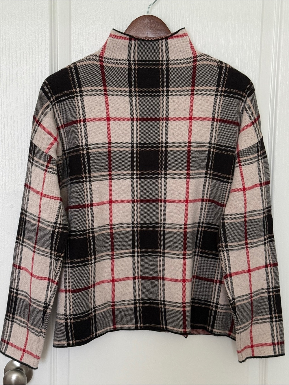 Tahari Sweater Women’s Black Cream Red Plaid Mock Neck Long Sleeve Size XL - Picture 2 of 7